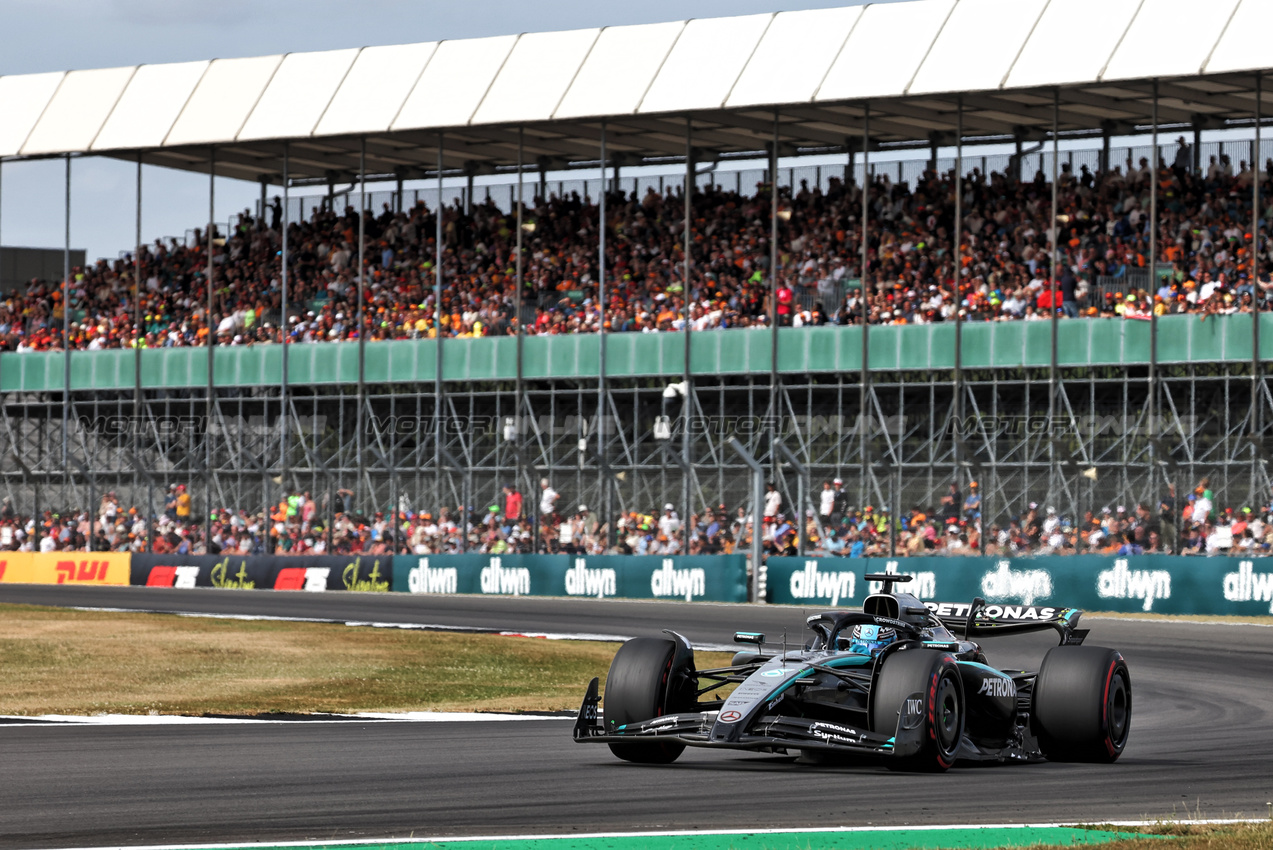 GP GRAN BRETAGNA, George Russell (GBR) Mercedes AMG F1 W16.

04.07.2025. Formula 1 World Championship, Rd 12, British Grand Prix, Silverstone, England, Practice Day.

- www.xpbimages.com, EMail: requests@xpbimages.com © Copyright: Bearne / XPB Images