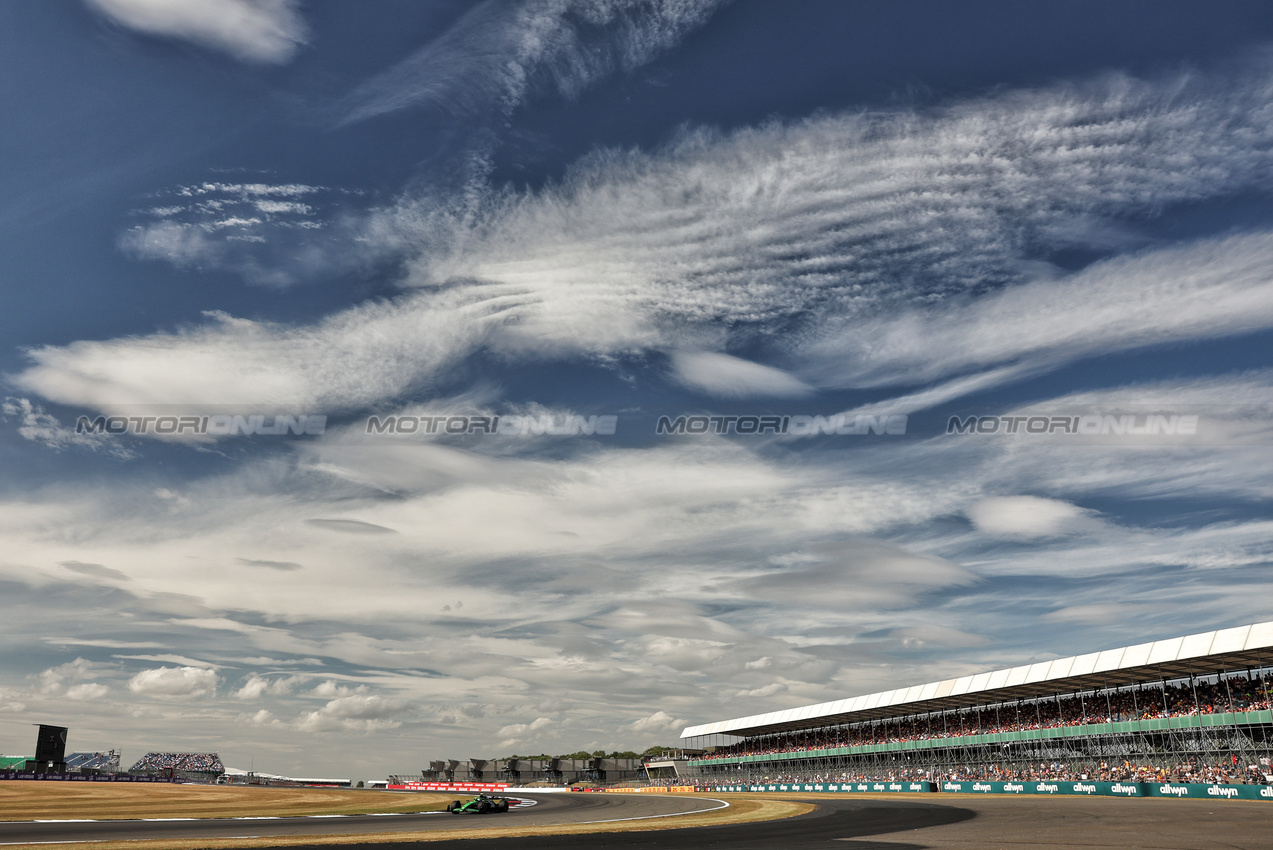 GP GRAN BRETAGNA, Gabriel Bortoleto (BRA) Sauber C45.

04.07.2025. Formula 1 World Championship, Rd 12, British Grand Prix, Silverstone, England, Practice Day.

- www.xpbimages.com, EMail: requests@xpbimages.com © Copyright: Bearne / XPB Images