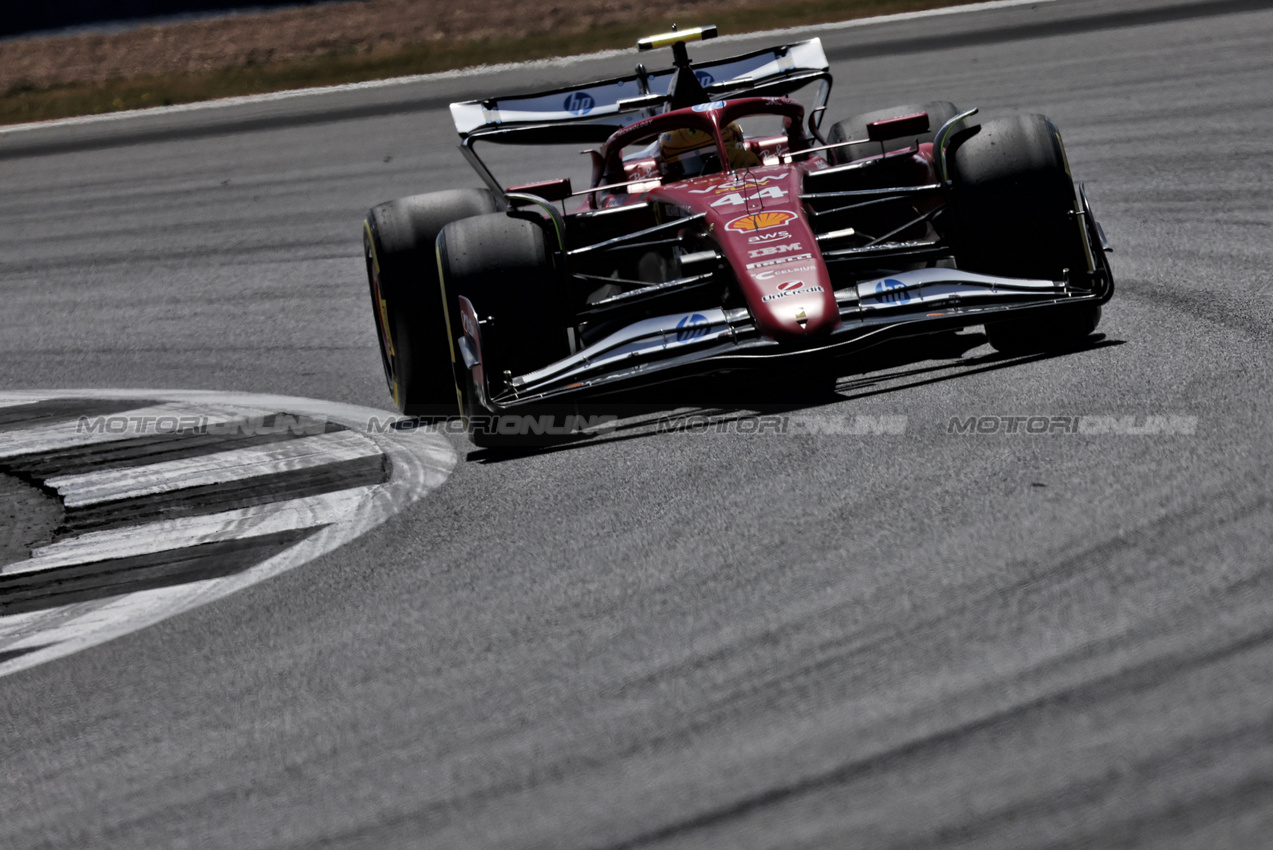 GP GRAN BRETAGNA, Lewis Hamilton (GBR) Ferrari SF-25.

04.07.2025. Formula 1 World Championship, Rd 12, British Grand Prix, Silverstone, England, Practice Day.

- www.xpbimages.com, EMail: requests@xpbimages.com © Copyright: Bearne / XPB Images