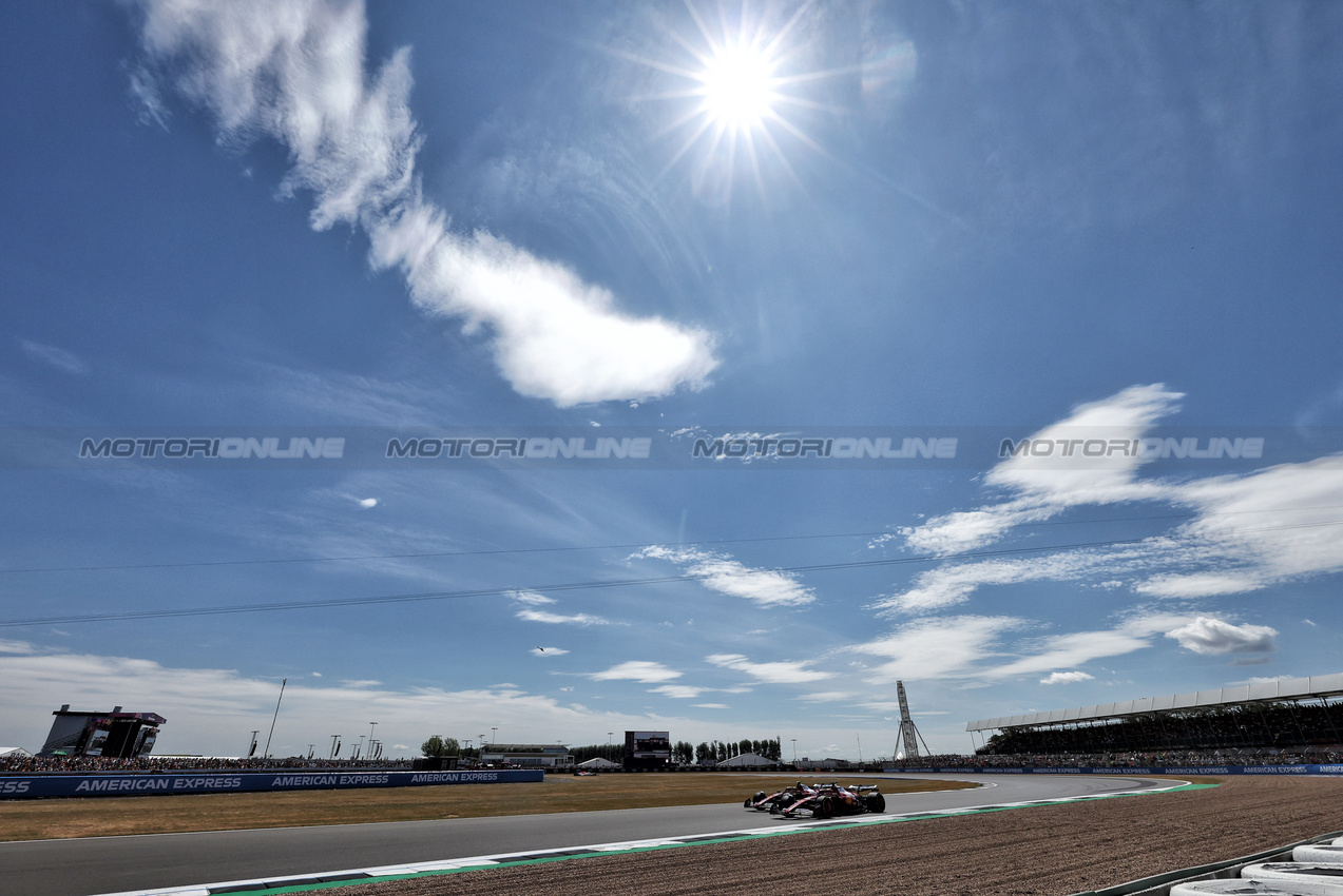 GP GRAN BRETAGNA, Charles Leclerc (MON) Ferrari SF-25 e Lewis Hamilton (GBR) Ferrari SF-25.

04.07.2025. Formula 1 World Championship, Rd 12, British Grand Prix, Silverstone, England, Practice Day.

- www.xpbimages.com, EMail: requests@xpbimages.com © Copyright: Bearne / XPB Images