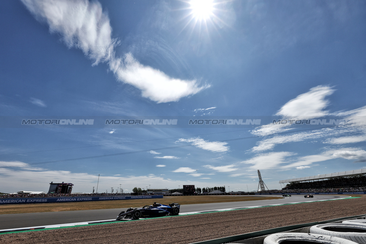 GP GRAN BRETAGNA, Alexander Albon (THA) Atlassian Williams Racing FW47.

04.07.2025. Formula 1 World Championship, Rd 12, British Grand Prix, Silverstone, England, Practice Day.

- www.xpbimages.com, EMail: requests@xpbimages.com © Copyright: Bearne / XPB Images