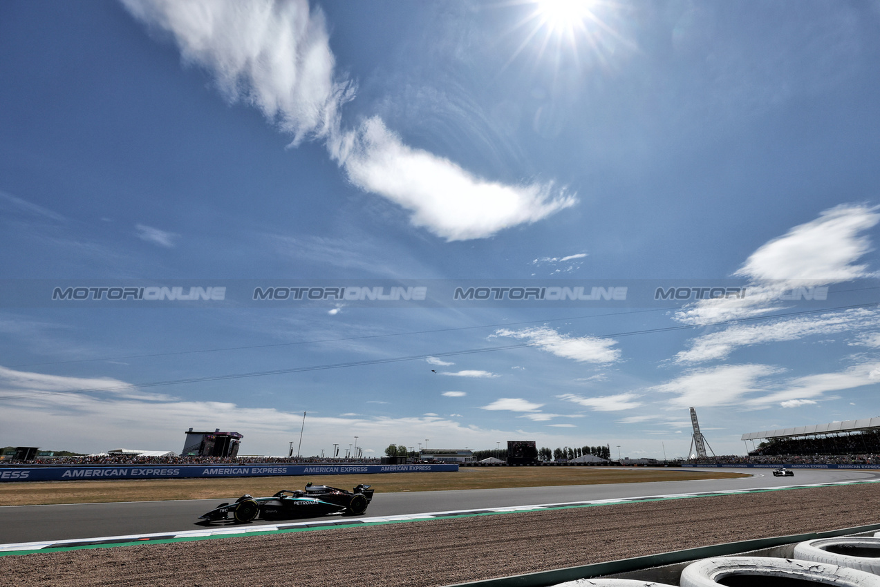 GP GRAN BRETAGNA, Andrea Kimi Antonelli (ITA) Mercedes AMG F1 W16.

04.07.2025. Formula 1 World Championship, Rd 12, British Grand Prix, Silverstone, England, Practice Day.

- www.xpbimages.com, EMail: requests@xpbimages.com © Copyright: Bearne / XPB Images