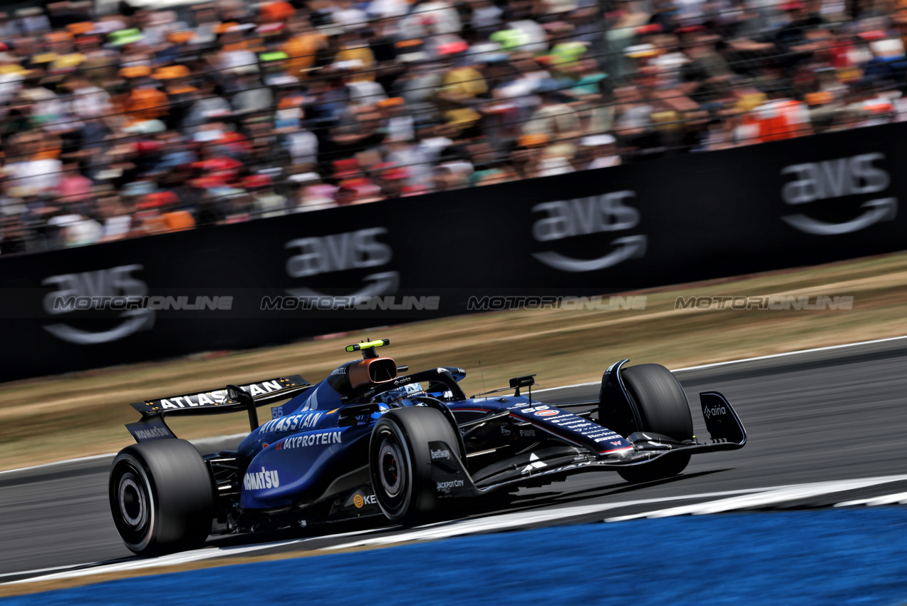 GP GRAN BRETAGNA, Carlos Sainz (ESP) Atlassian Williams Racing FW47.

04.07.2025. Formula 1 World Championship, Rd 12, British Grand Prix, Silverstone, England, Practice Day.

- www.xpbimages.com, EMail: requests@xpbimages.com © Copyright: Charniaux / XPB Images