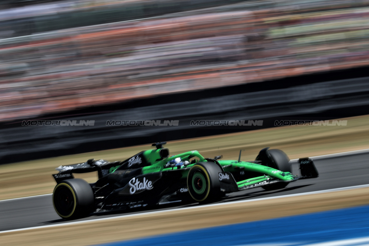 GP GRAN BRETAGNA, Paul Aron (EST) Sauber C45 Test Driver.

04.07.2025. Formula 1 World Championship, Rd 12, British Grand Prix, Silverstone, England, Practice Day.

- www.xpbimages.com, EMail: requests@xpbimages.com © Copyright: Charniaux / XPB Images