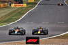 GP GRAN BRETAGNA, Oscar Piastri (AUS) McLaren MCL39 e Max Verstappen (NLD) Red Bull Racing RB21 battle for position.

06.07.2025. Formula 1 World Championship, Rd 12, British Grand Prix, Silverstone, England, Gara Day.

 - www.xpbimages.com, EMail: requests@xpbimages.com © Copyright: Rew / XPB Images
