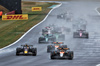GP GRAN BRETAGNA, Oscar Piastri (AUS) McLaren MCL39 davanti a Max Verstappen (NLD) Red Bull Racing RB21 as the Mercedes FIA Safety Car heads to the pits.

06.07.2025. Formula 1 World Championship, Rd 12, British Grand Prix, Silverstone, England, Gara Day.

 - www.xpbimages.com, EMail: requests@xpbimages.com © Copyright: Rew / XPB Images