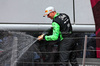 GP GRAN BRETAGNA, Nico Hulkenberg (GER) Sauber celebrates his third position on the podium.

06.07.2025. Formula 1 World Championship, Rd 12, British Grand Prix, Silverstone, England, Gara Day.

- www.xpbimages.com, EMail: requests@xpbimages.com © Copyright: Moy / XPB Images