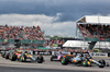 GP GRAN BRETAGNA, Oscar Piastri (AUS) McLaren MCL39 at the partenza of the race.

06.07.2025. Formula 1 World Championship, Rd 12, British Grand Prix, Silverstone, England, Gara Day.

- www.xpbimages.com, EMail: requests@xpbimages.com © Copyright: Davenport / XPB Images