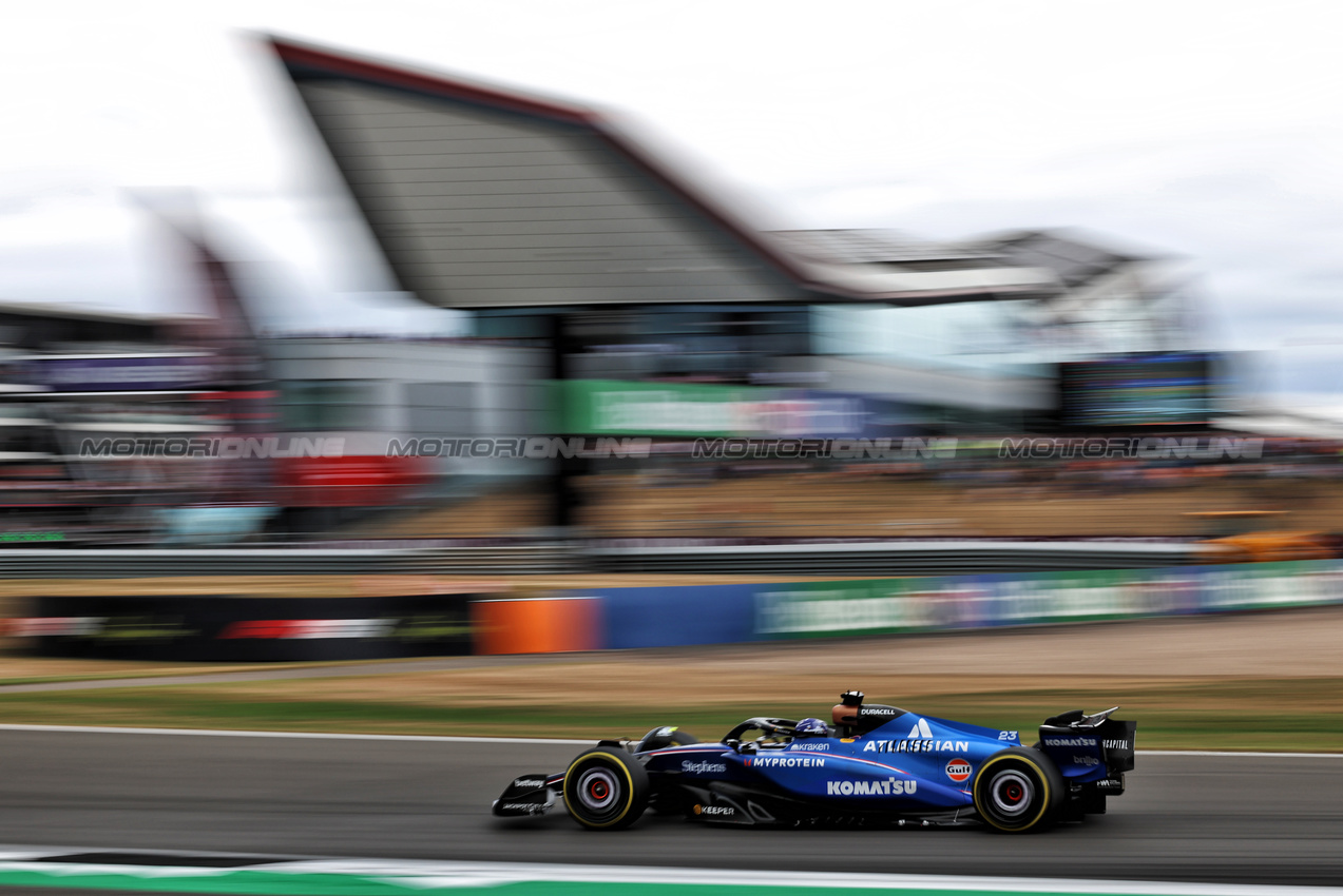 GP GRAN BRETAGNA, Alexander Albon (THA) Atlassian Williams Racing FW47.

05.07.2025. Formula 1 World Championship, Rd 12, British Grand Prix, Silverstone, England, Qualifiche Day.

 - www.xpbimages.com, EMail: requests@xpbimages.com © Copyright: Rew / XPB Images