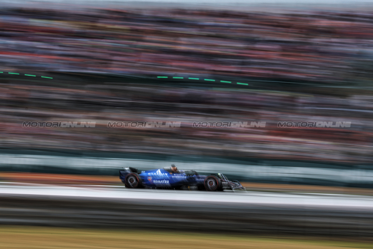 GP GRAN BRETAGNA, Alexander Albon (THA) Atlassian Williams Racing FW47.

05.07.2025. Formula 1 World Championship, Rd 12, British Grand Prix, Silverstone, England, Qualifiche Day.

- www.xpbimages.com, EMail: requests@xpbimages.com © Copyright: Charniaux / XPB Images