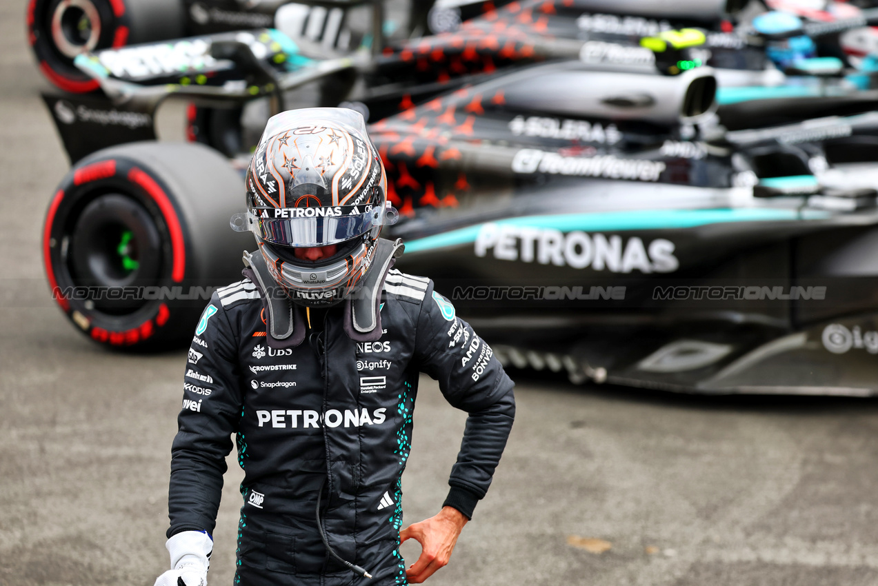 GP GRAN BRETAGNA, Andrea Kimi Antonelli (ITA) Mercedes AMG F1 W16 in qualifying parc ferme.

05.07.2025. Formula 1 World Championship, Rd 12, British Grand Prix, Silverstone, England, Qualifiche Day.

- www.xpbimages.com, EMail: requests@xpbimages.com © Copyright: Batchelor / XPB Images