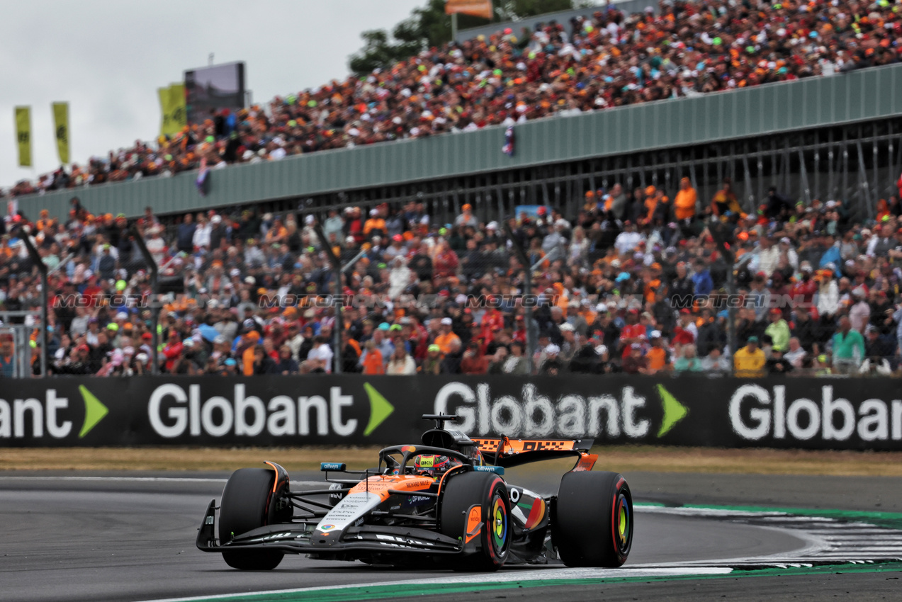 GP GRAN BRETAGNA, Oscar Piastri (AUS) McLaren MCL39.

05.07.2025. Formula 1 World Championship, Rd 12, British Grand Prix, Silverstone, England, Qualifiche Day.

- www.xpbimages.com, EMail: requests@xpbimages.com © Copyright: Bearne / XPB Images
