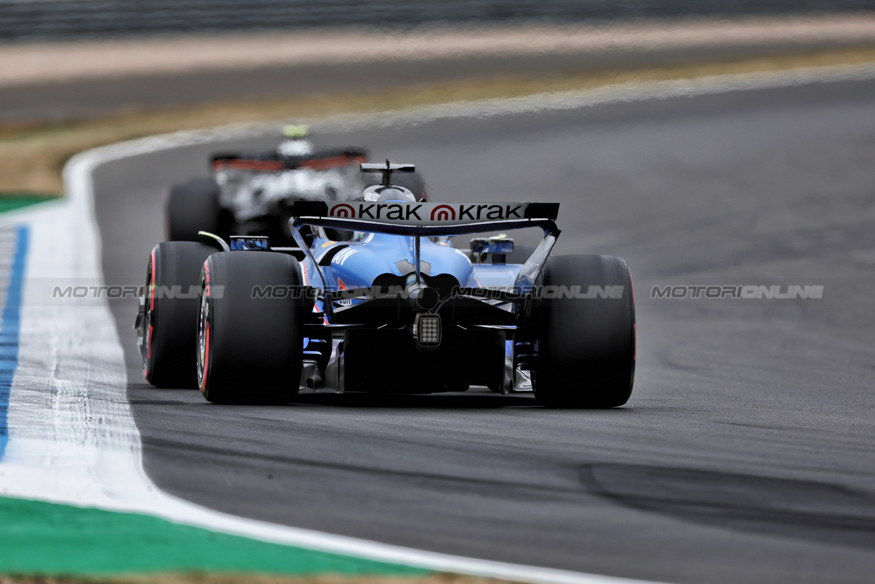 GP GRAN BRETAGNA, Alexander Albon (THA) Atlassian Williams Racing FW47.

05.07.2025. Formula 1 World Championship, Rd 12, British Grand Prix, Silverstone, England, Qualifiche Day.

 - www.xpbimages.com, EMail: requests@xpbimages.com © Copyright: Rew / XPB Images
