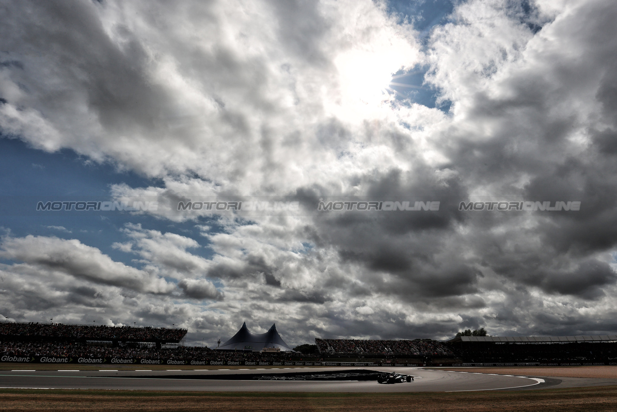 GP GRAN BRETAGNA, George Russell (GBR) Mercedes AMG F1 W16.

05.07.2025. Formula 1 World Championship, Rd 12, British Grand Prix, Silverstone, England, Qualifiche Day.

- www.xpbimages.com, EMail: requests@xpbimages.com © Copyright: Davenport / XPB Images
