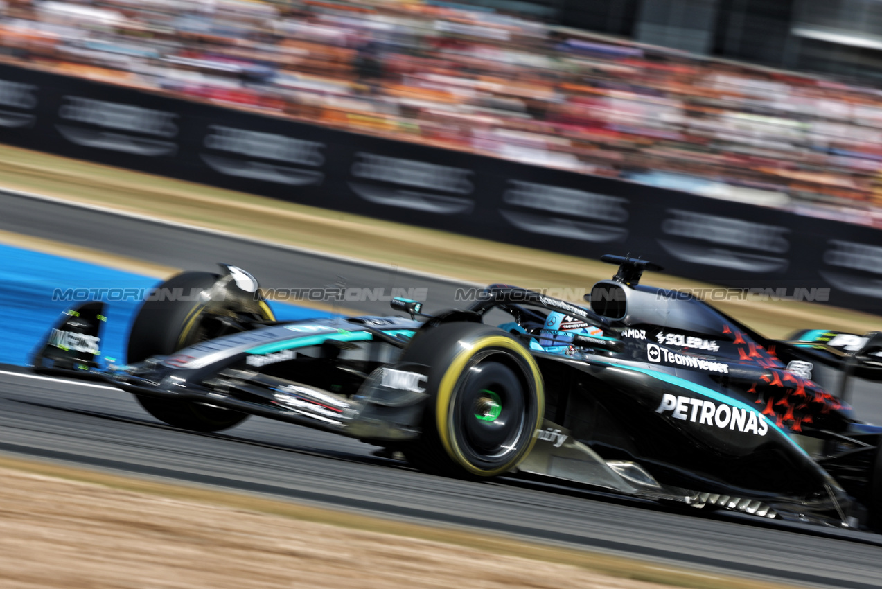 GP GRAN BRETAGNA, George Russell (GBR) Mercedes AMG F1 W16.

04.07.2025. Formula 1 World Championship, Rd 12, British Grand Prix, Silverstone, England, Practice Day.

- www.xpbimages.com, EMail: requests@xpbimages.com © Copyright: Bearne / XPB Images