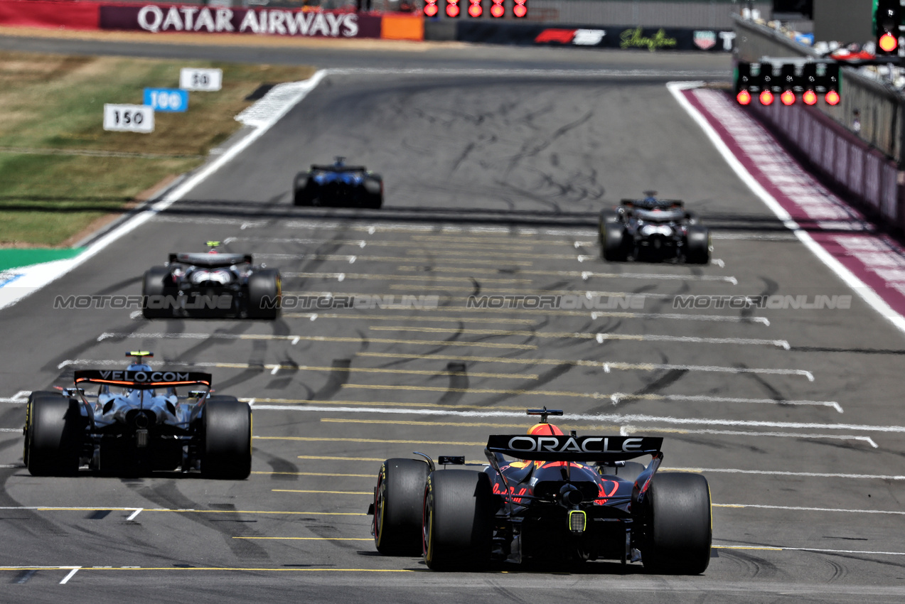 GP GRAN BRETAGNA, Max Verstappen (NLD) Red Bull Racing RB21.

04.07.2025. Formula 1 World Championship, Rd 12, British Grand Prix, Silverstone, England, Practice Day.

- www.xpbimages.com, EMail: requests@xpbimages.com © Copyright: Moy / XPB Images