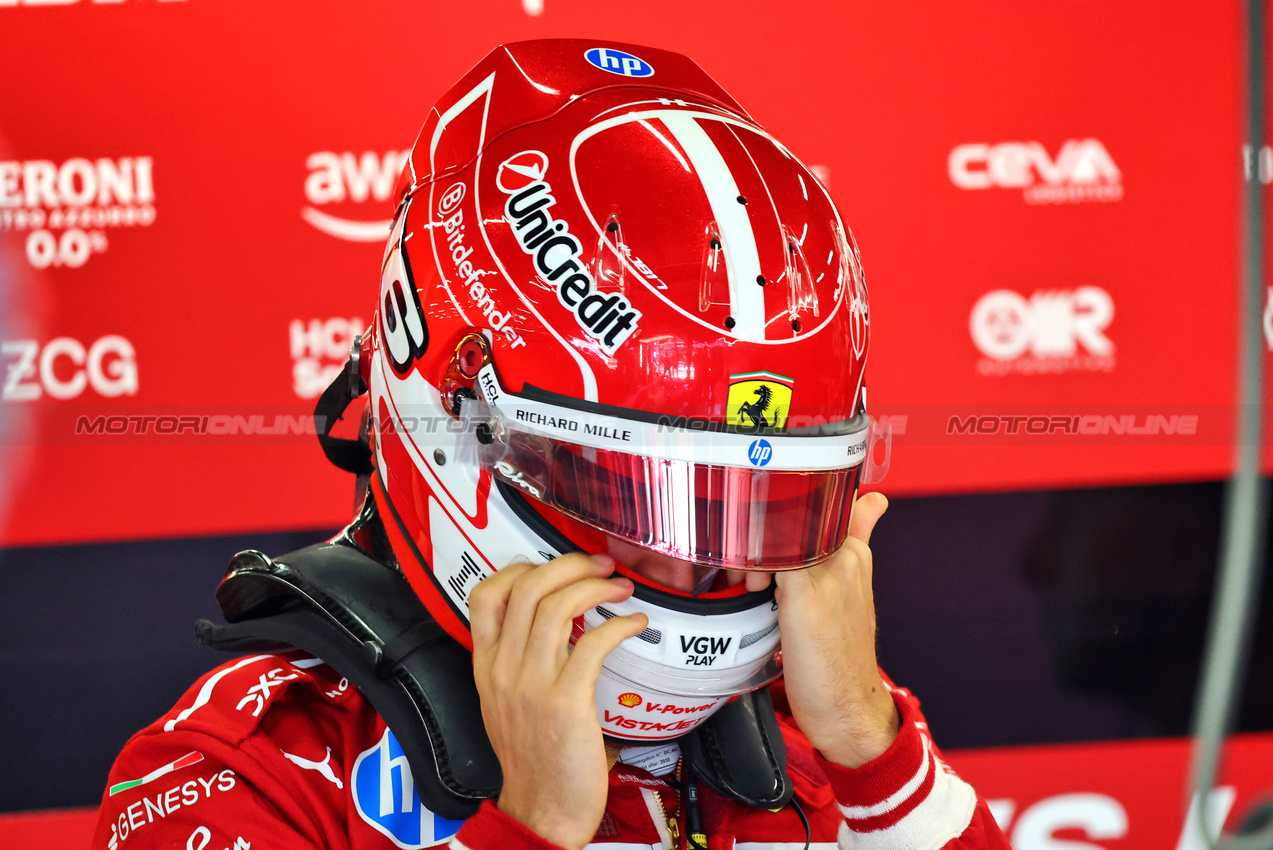 GP GRAN BRETAGNA, Charles Leclerc (MON) Ferrari.

04.07.2025. Formula 1 World Championship, Rd 12, British Grand Prix, Silverstone, England, Practice Day.

- www.xpbimages.com, EMail: requests@xpbimages.com © Copyright: Batchelor / XPB Images