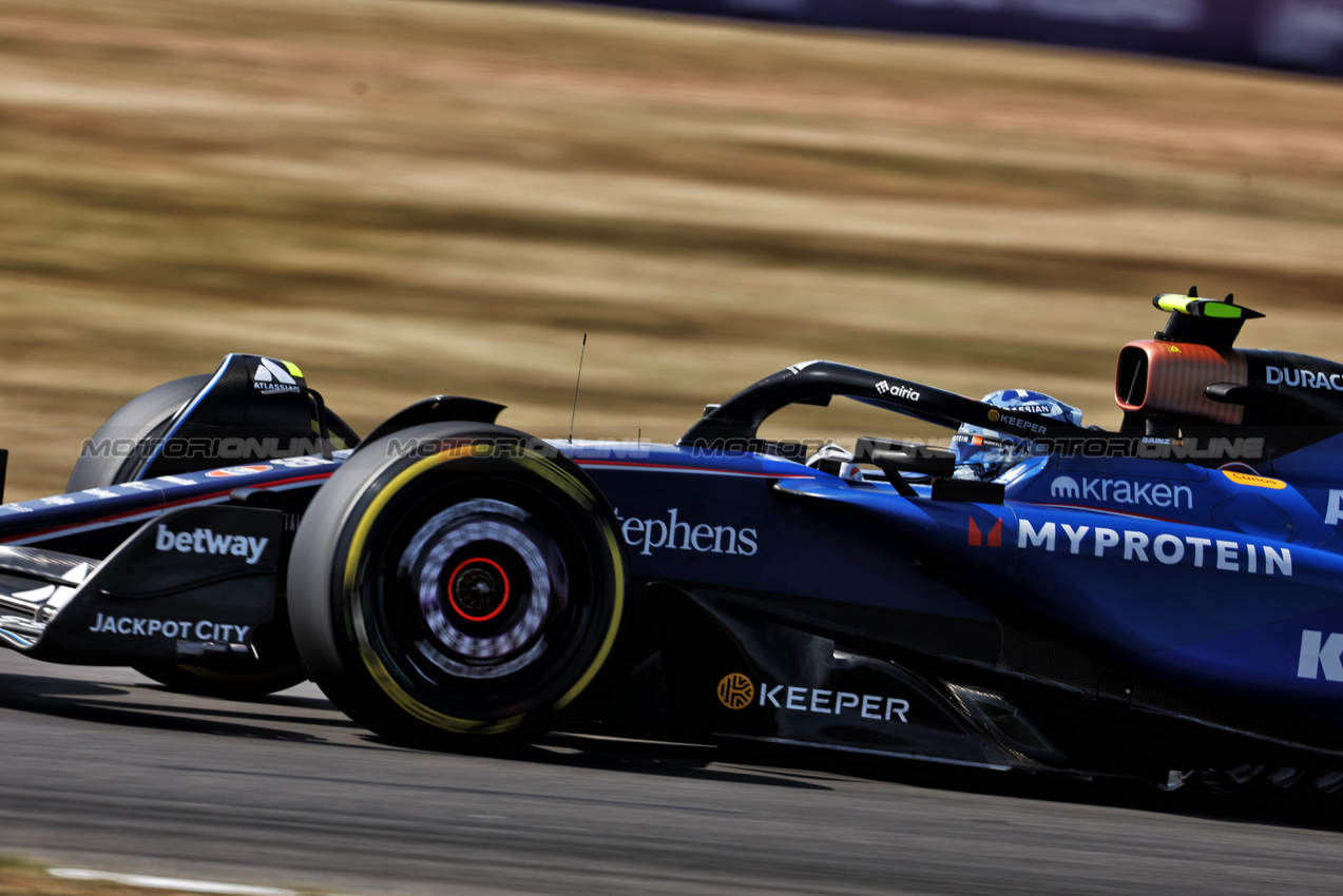 GP GRAN BRETAGNA, Carlos Sainz (ESP) Atlassian Williams Racing FW47.

04.07.2025. Formula 1 World Championship, Rd 12, British Grand Prix, Silverstone, England, Practice Day.

- www.xpbimages.com, EMail: requests@xpbimages.com © Copyright: Bearne / XPB Images