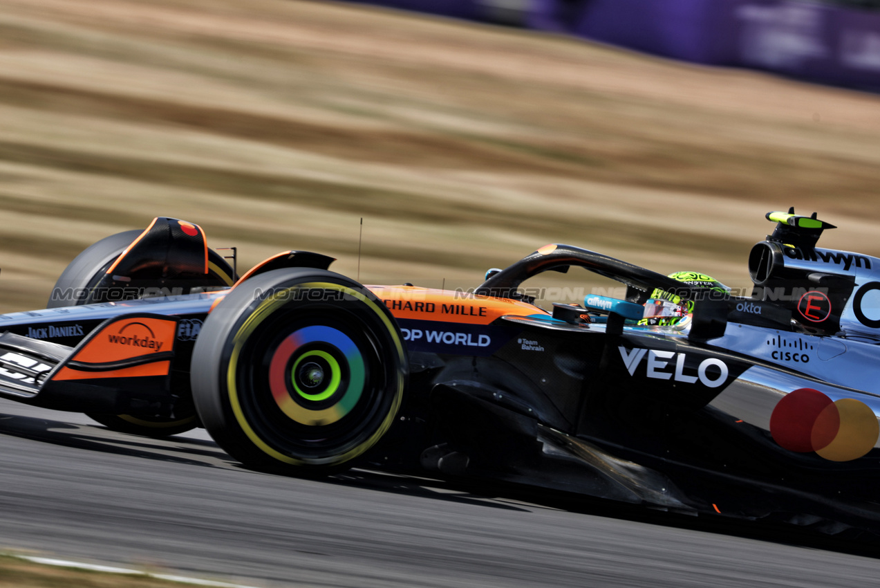 GP GRAN BRETAGNA, Lando Norris (GBR) McLaren MCL39.

04.07.2025. Formula 1 World Championship, Rd 12, British Grand Prix, Silverstone, England, Practice Day.

- www.xpbimages.com, EMail: requests@xpbimages.com © Copyright: Bearne / XPB Images