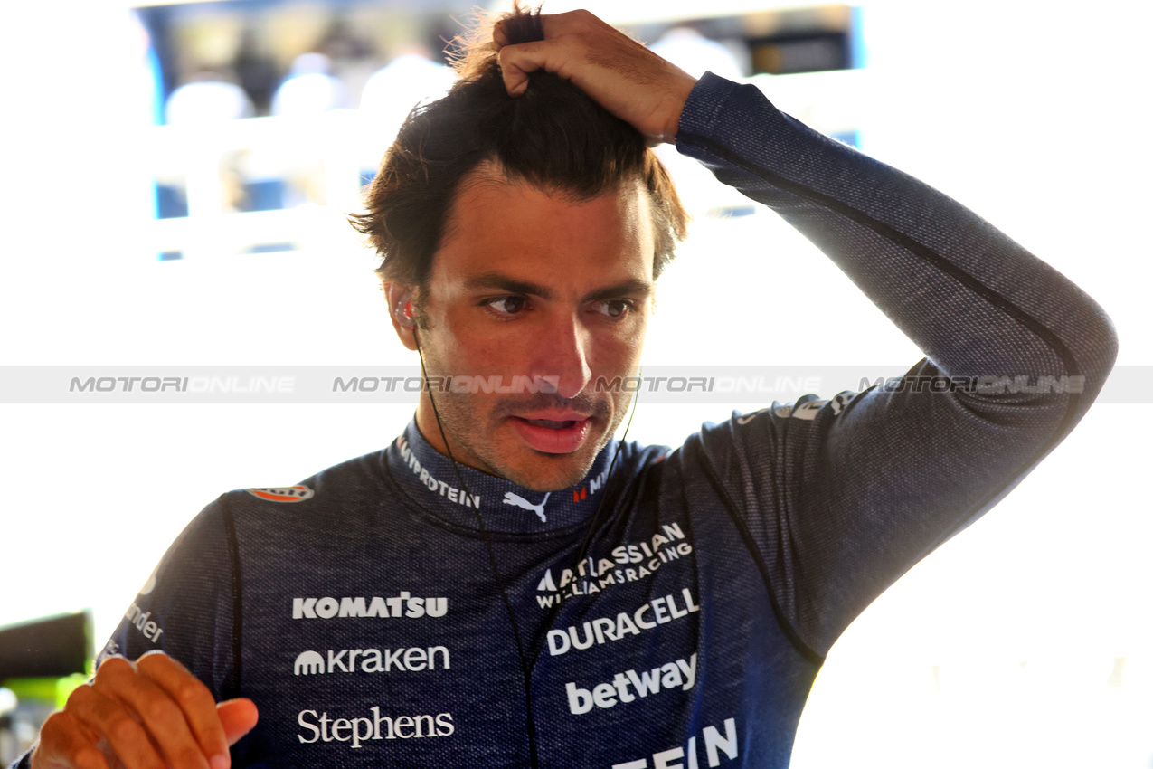 GP GRAN BRETAGNA, Carlos Sainz (ESP) Atlassian Williams Racing.

04.07.2025. Formula 1 World Championship, Rd 12, British Grand Prix, Silverstone, England, Practice Day.

- www.xpbimages.com, EMail: requests@xpbimages.com © Copyright: Batchelor / XPB Images