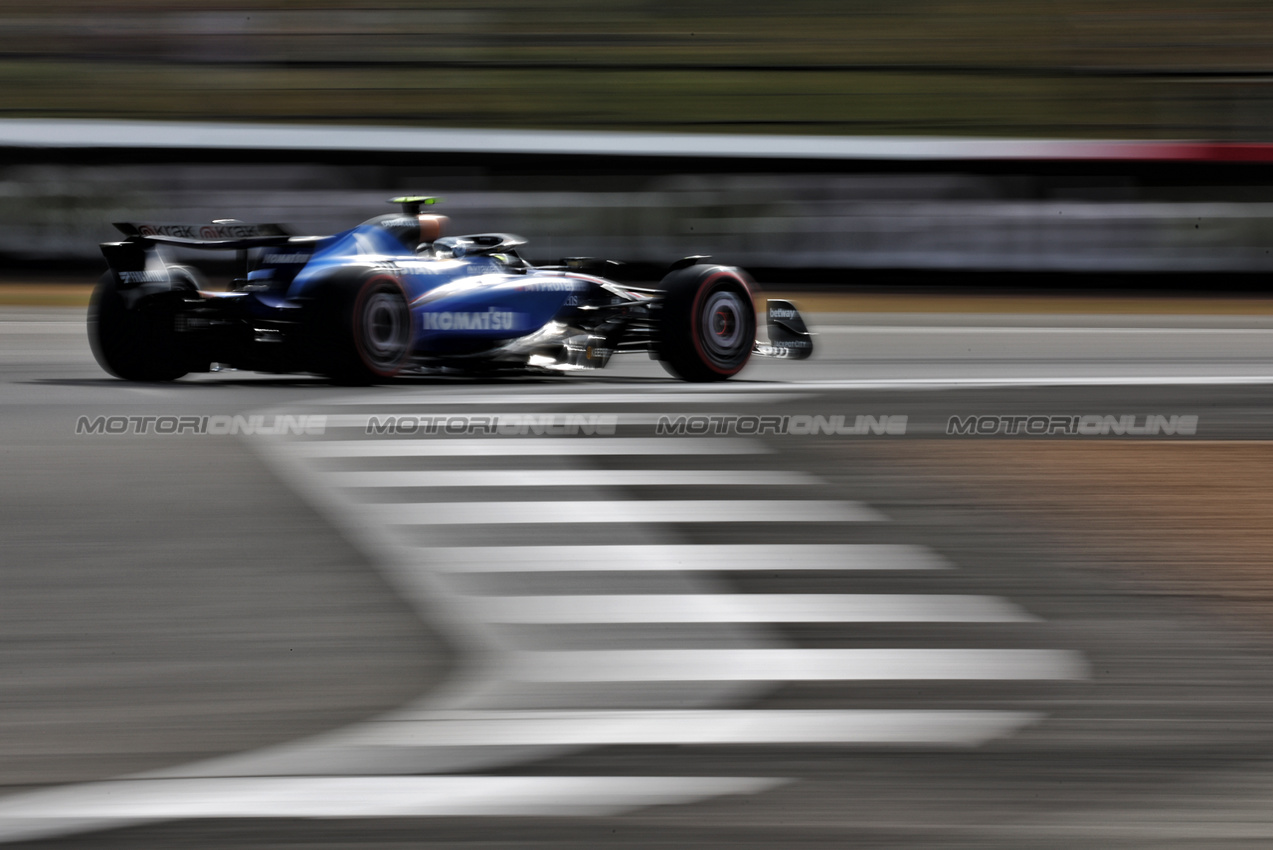 GP GRAN BRETAGNA, Carlos Sainz (ESP) Atlassian Williams Racing FW47.

04.07.2025. Formula 1 World Championship, Rd 12, British Grand Prix, Silverstone, England, Practice Day.

- www.xpbimages.com, EMail: requests@xpbimages.com © Copyright: Moy / XPB Images