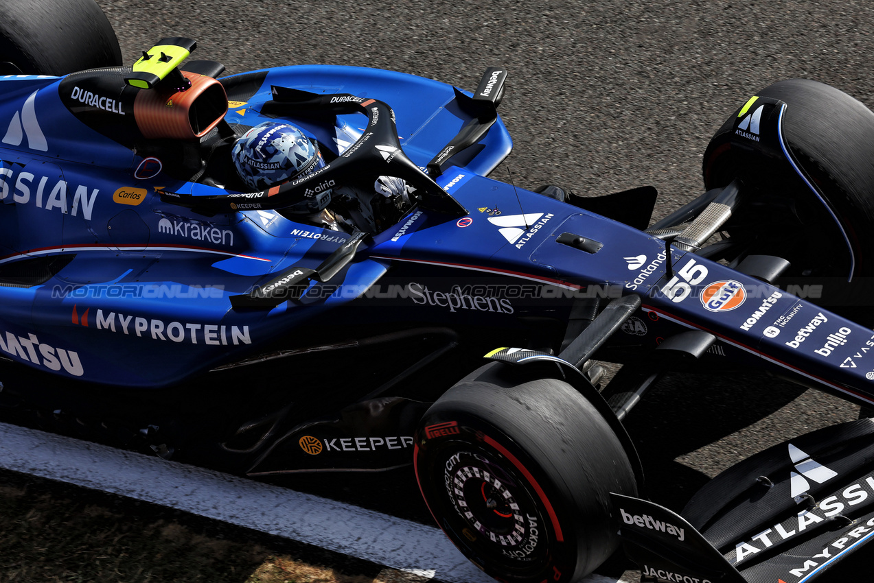 GP GRAN BRETAGNA, Carlos Sainz (ESP) Atlassian Williams Racing FW47.

04.07.2025. Formula 1 World Championship, Rd 12, British Grand Prix, Silverstone, England, Practice Day.

- www.xpbimages.com, EMail: requests@xpbimages.com © Copyright: Moy / XPB Images