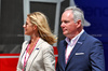 GP GRAN BRETAGNA, Tim Mayer (USA) FIA Forward with sua moglie Katie Kennedy Mayer (USA).

04.07.2025. Formula 1 World Championship, Rd 12, British Grand Prix, Silverstone, England, Practice Day.

- www.xpbimages.com, EMail: requests@xpbimages.com © Copyright: Moy / XPB Images