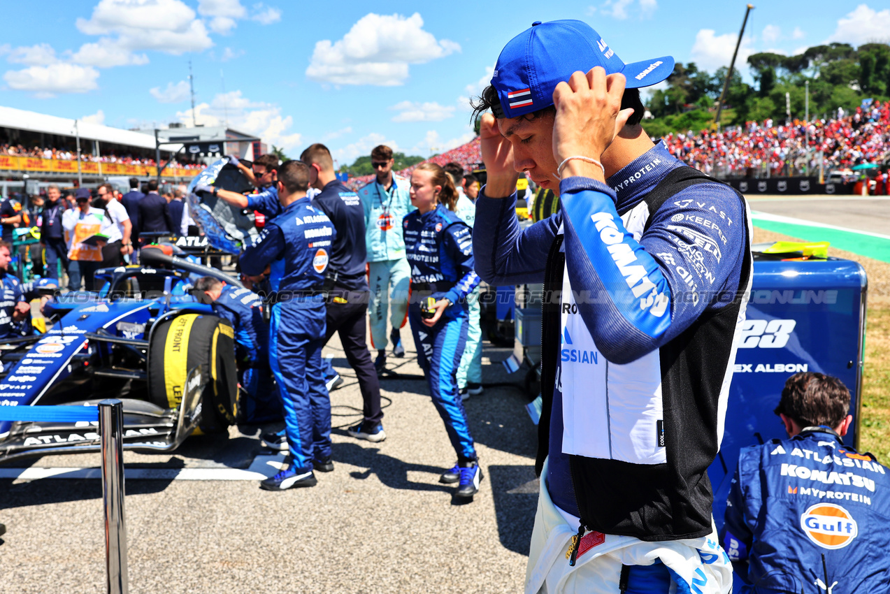 GP IMOLA, Alexander Albon (THA) Atlassian Williams Racing on the grid.

18.05.2025. Formula 1 World Championship, Rd 7, Emilia Romagna Grand Prix, Imola, Italy, Gara Day.

- www.xpbimages.com, EMail: requests@xpbimages.com © Copyright: Batchelor / XPB Images