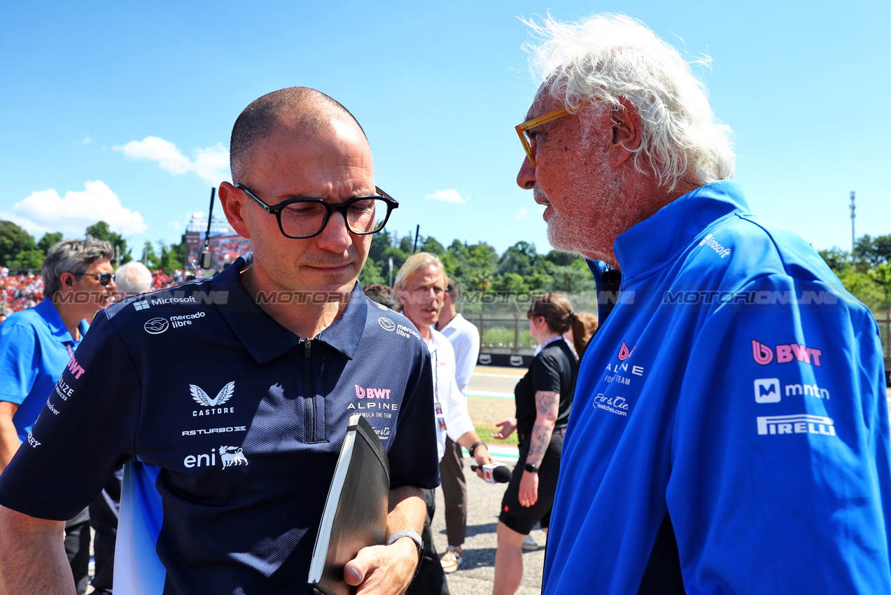 GP IMOLA, (L to R): David Sanchez (FRA) Alpine F1 Team Executive Technical Director with Flavio Briatore (ITA) Alpine F1 Team Executive Advisor on the grid.

18.05.2025. Formula 1 World Championship, Rd 7, Emilia Romagna Grand Prix, Imola, Italy, Gara Day.

- www.xpbimages.com, EMail: requests@xpbimages.com © Copyright: Batchelor / XPB Images