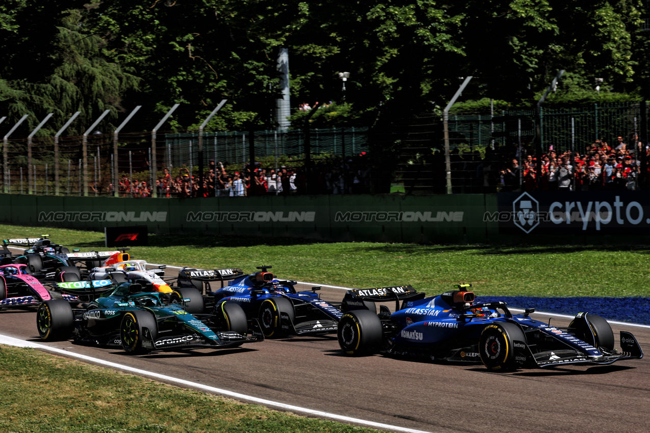 GP IMOLA, Carlos Sainz (ESP) Atlassian Williams Racing FW47 at the partenza of the race.

18.05.2025. Formula 1 World Championship, Rd 7, Emilia Romagna Grand Prix, Imola, Italy, Gara Day.

- www.xpbimages.com, EMail: requests@xpbimages.com © Copyright: Batchelor / XPB Images