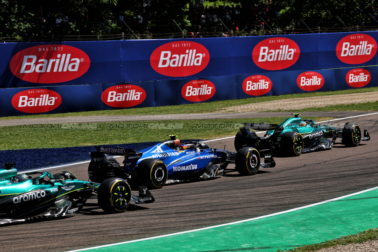 GP IMOLA, Carlos Sainz (ESP) Atlassian Williams Racing FW47 at the partenza of the race.

18.05.2025. Formula 1 World Championship, Rd 7, Emilia Romagna Grand Prix, Imola, Italy, Gara Day.

- www.xpbimages.com, EMail: requests@xpbimages.com © Copyright: Batchelor / XPB Images