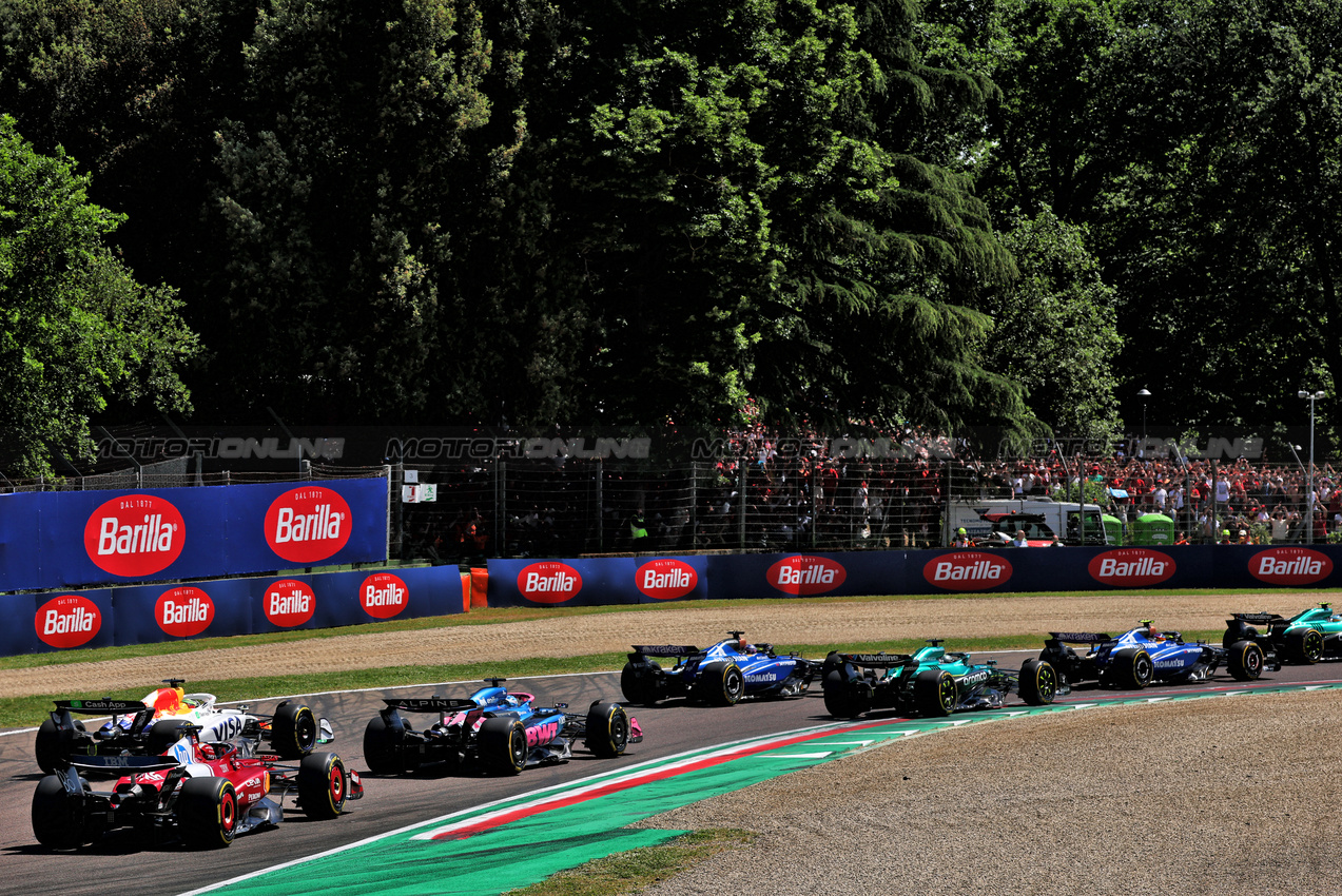 GP IMOLA, Charles Leclerc (MON) Ferrari SF-25 at the partenza of the race.

18.05.2025. Formula 1 World Championship, Rd 7, Emilia Romagna Grand Prix, Imola, Italy, Gara Day.

- www.xpbimages.com, EMail: requests@xpbimages.com © Copyright: Batchelor / XPB Images