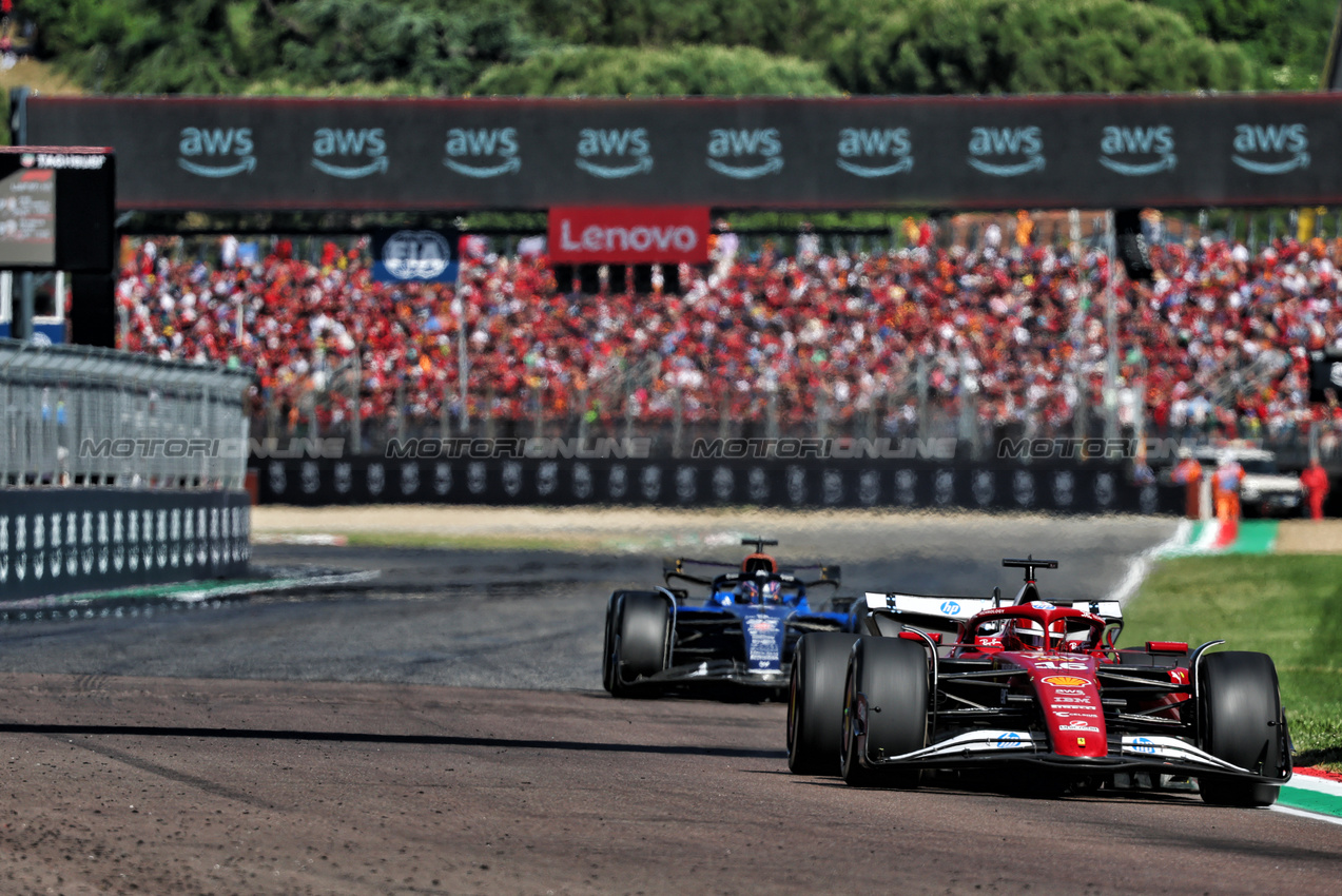 GP IMOLA, Charles Leclerc (MON) Ferrari SF-25.

18.05.2025. Formula 1 World Championship, Rd 7, Emilia Romagna Grand Prix, Imola, Italy, Gara Day.

- www.xpbimages.com, EMail: requests@xpbimages.com © Copyright: Batchelor / XPB Images