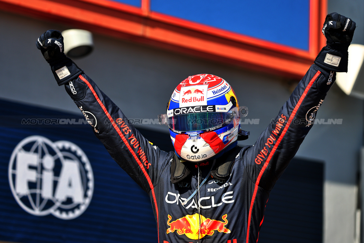 GP IMOLA, Gara winner Max Verstappen (NLD) Red Bull Racing celebrates in parc ferme.

18.05.2025. Formula 1 World Championship, Rd 7, Emilia Romagna Grand Prix, Imola, Italy, Gara Day.

- www.xpbimages.com, EMail: requests@xpbimages.com © Copyright: Batchelor / XPB Images