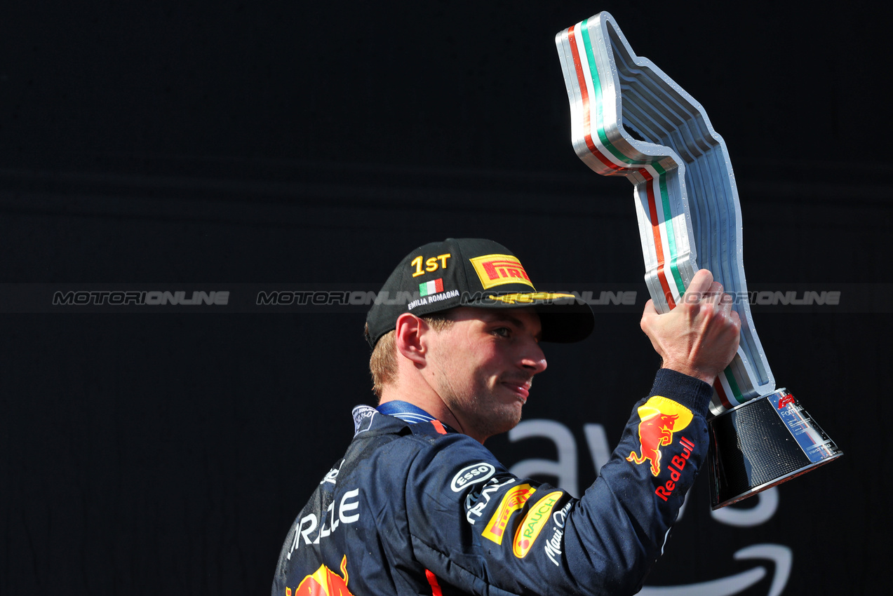 GP IMOLA, Gara winner Max Verstappen (NLD) Red Bull Racing celebrates on the podium.

18.05.2025. Formula 1 World Championship, Rd 7, Emilia Romagna Grand Prix, Imola, Italy, Gara Day.

- www.xpbimages.com, EMail: requests@xpbimages.com © Copyright: Charniaux / XPB Images