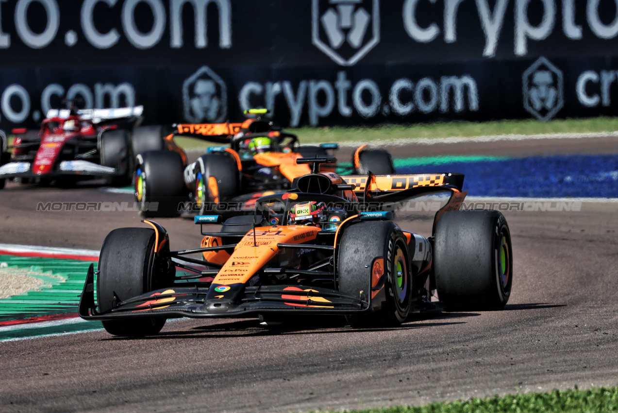GP IMOLA, Oscar Piastri (AUS) McLaren MCL39.

18.05.2025. Formula 1 World Championship, Rd 7, Emilia Romagna Grand Prix, Imola, Italy, Gara Day.

- www.xpbimages.com, EMail: requests@xpbimages.com © Copyright: Bearne / XPB Images