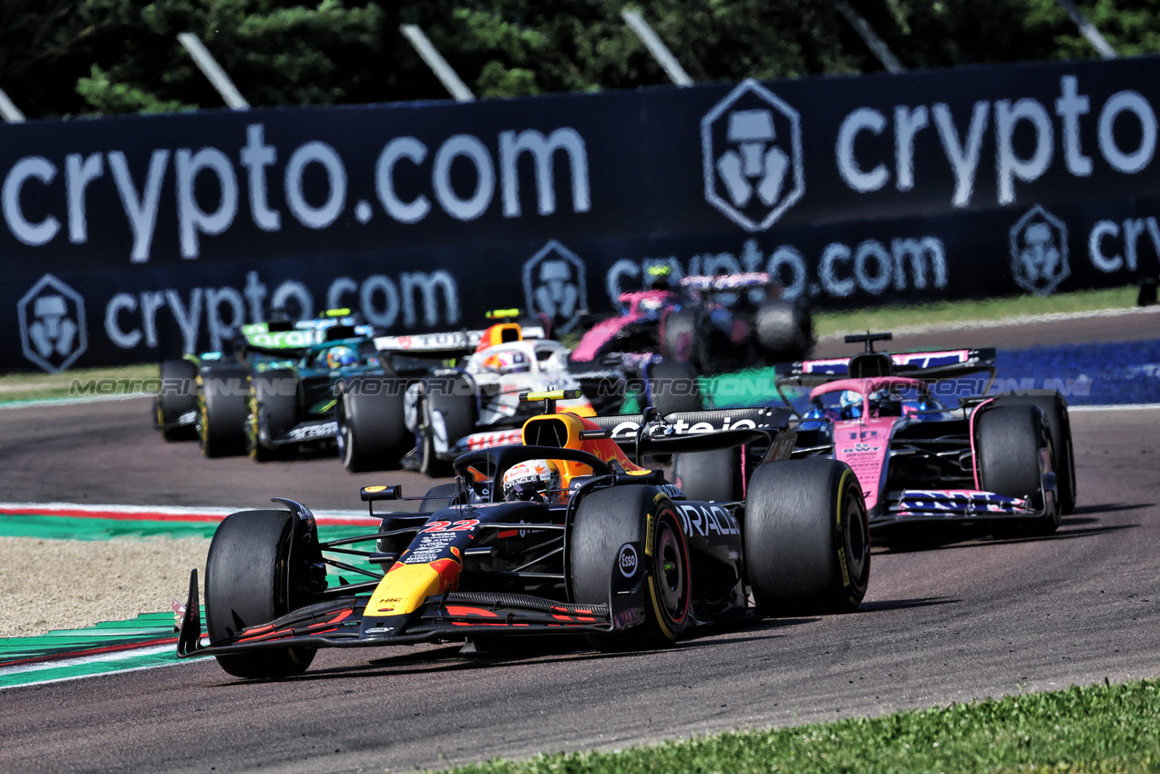 GP IMOLA, Yuki Tsunoda (JPN) Red Bull Racing RB21.

18.05.2025. Formula 1 World Championship, Rd 7, Emilia Romagna Grand Prix, Imola, Italy, Gara Day.

- www.xpbimages.com, EMail: requests@xpbimages.com © Copyright: Bearne / XPB Images