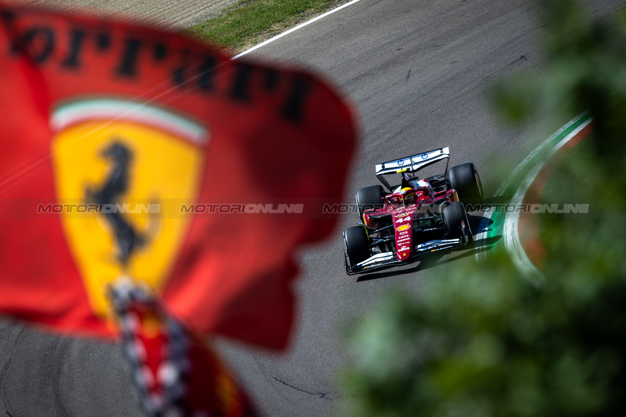 GP IMOLA, Lewis Hamilton (GBR) Ferrari SF-25.

18.05.2025. Formula 1 World Championship, Rd 7, Emilia Romagna Grand Prix, Imola, Italy, Gara Day.

- www.xpbimages.com, EMail: requests@xpbimages.com © Copyright: Bearne / XPB Images
