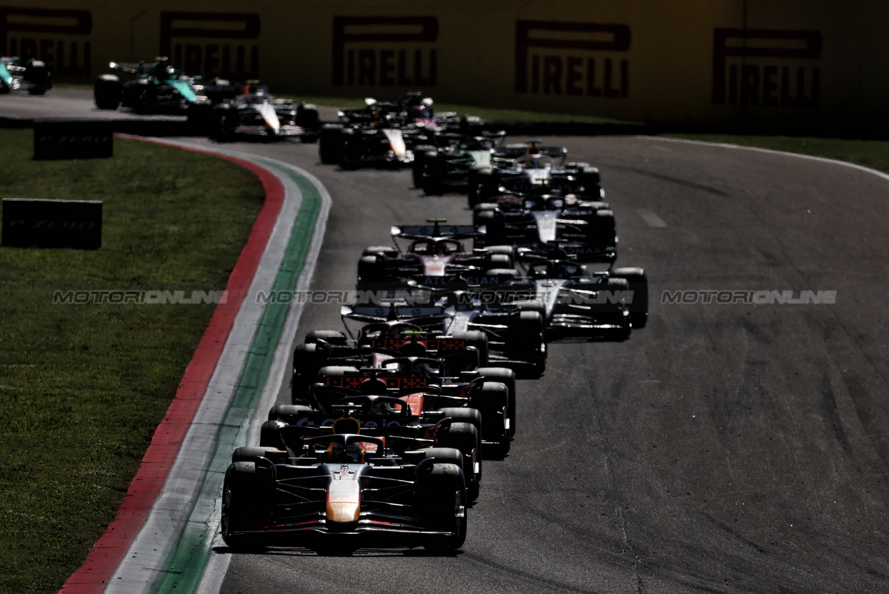 GP IMOLA, Max Verstappen (NLD) Red Bull Racing RB21.

18.05.2025. Formula 1 World Championship, Rd 7, Emilia Romagna Grand Prix, Imola, Italy, Gara Day.

- www.xpbimages.com, EMail: requests@xpbimages.com © Copyright: Moy / XPB Images