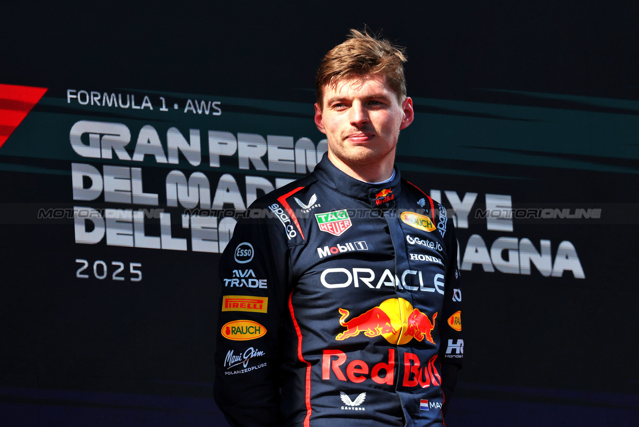 GP IMOLA, Gara winner Max Verstappen (NLD) Red Bull Racing on the podium.

18.05.2025. Formula 1 World Championship, Rd 7, Emilia Romagna Grand Prix, Imola, Italy, Gara Day.

- www.xpbimages.com, EMail: requests@xpbimages.com © Copyright: Moy / XPB Images