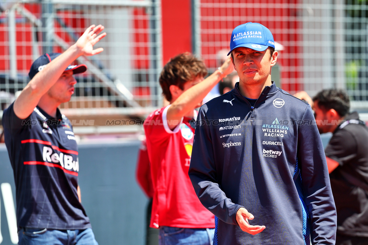 GP IMOLA, Alexander Albon (THA) Atlassian Williams Racing on the drivers' parade.

18.05.2025. Formula 1 World Championship, Rd 7, Emilia Romagna Grand Prix, Imola, Italy, Gara Day.

- www.xpbimages.com, EMail: requests@xpbimages.com © Copyright: Batchelor / XPB Images