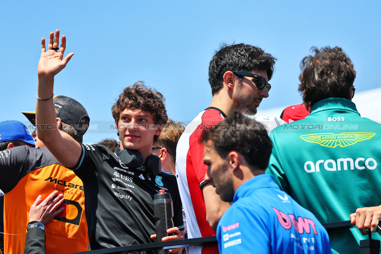 GP IMOLA, Andrea Kimi Antonelli (ITA) Mercedes AMG F1 on the drivers' parade.

18.05.2025. Formula 1 World Championship, Rd 7, Emilia Romagna Grand Prix, Imola, Italy, Gara Day.

- www.xpbimages.com, EMail: requests@xpbimages.com © Copyright: Batchelor / XPB Images