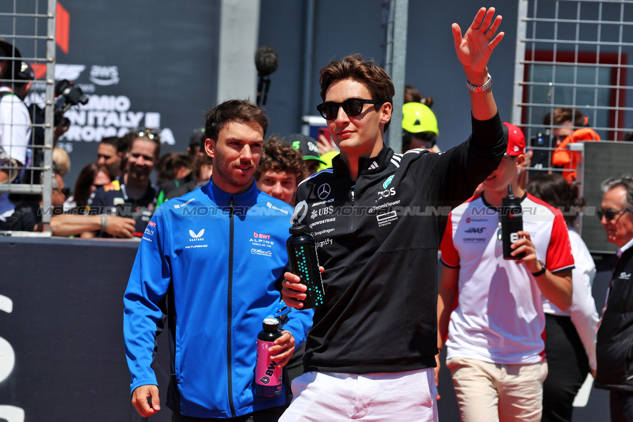 GP IMOLA, George Russell (GBR) Mercedes AMG F1 on the drivers' parade.

18.05.2025. Formula 1 World Championship, Rd 7, Emilia Romagna Grand Prix, Imola, Italy, Gara Day.

- www.xpbimages.com, EMail: requests@xpbimages.com © Copyright: Moy / XPB Images