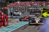 GP IMOLA, Isack Hadjar (FRA) Racing Bulls VCARB 02 e Lewis Hamilton (GBR) Ferrari SF-25 in the pits.

18.05.2025. Formula 1 World Championship, Rd 7, Emilia Romagna Grand Prix, Imola, Italy, Gara Day.

- www.xpbimages.com, EMail: requests@xpbimages.com © Copyright: Charniaux / XPB Images