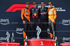 GP IMOLA, The podium (L to R): Lando Norris (GBR) McLaren, second; Max Verstappen (NLD) Red Bull Racing, vincitore; Enrico Balbo, Red Bull Racing Head of Aerodynamics; Oscar Piastri (AUS) McLaren, third.

18.05.2025. Formula 1 World Championship, Rd 7, Emilia Romagna Grand Prix, Imola, Italy, Gara Day.

- www.xpbimages.com, EMail: requests@xpbimages.com © Copyright: Charniaux / XPB Images
