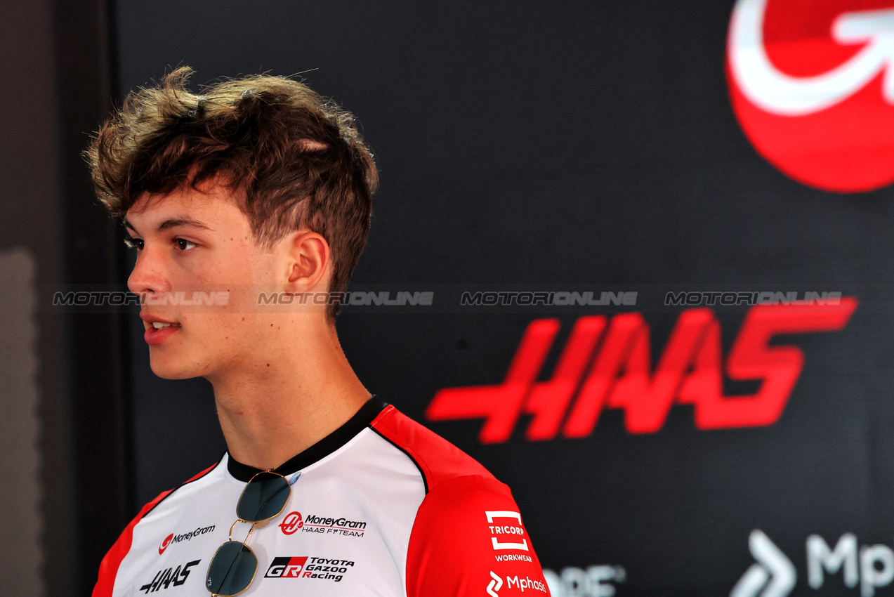 GP IMOLA, Oliver Bearman (GBR) Haas F1 Team.

15.05.2025. Formula 1 World Championship, Rd 7, Emilia Romagna Grand Prix, Imola, Italy, Preparation Day.

- www.xpbimages.com, EMail: requests@xpbimages.com © Copyright: Bearne / XPB Images