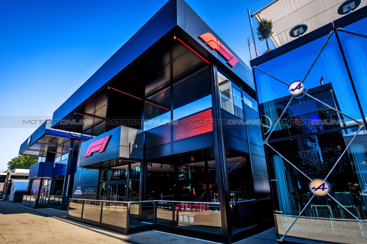 GP IMOLA, F1 motorhome in the paddock.

15.05.2025. Formula 1 World Championship, Rd 7, Emilia Romagna Grand Prix, Imola, Italy, Preparation Day.

- www.xpbimages.com, EMail: requests@xpbimages.com © Copyright: Bearne / XPB Images