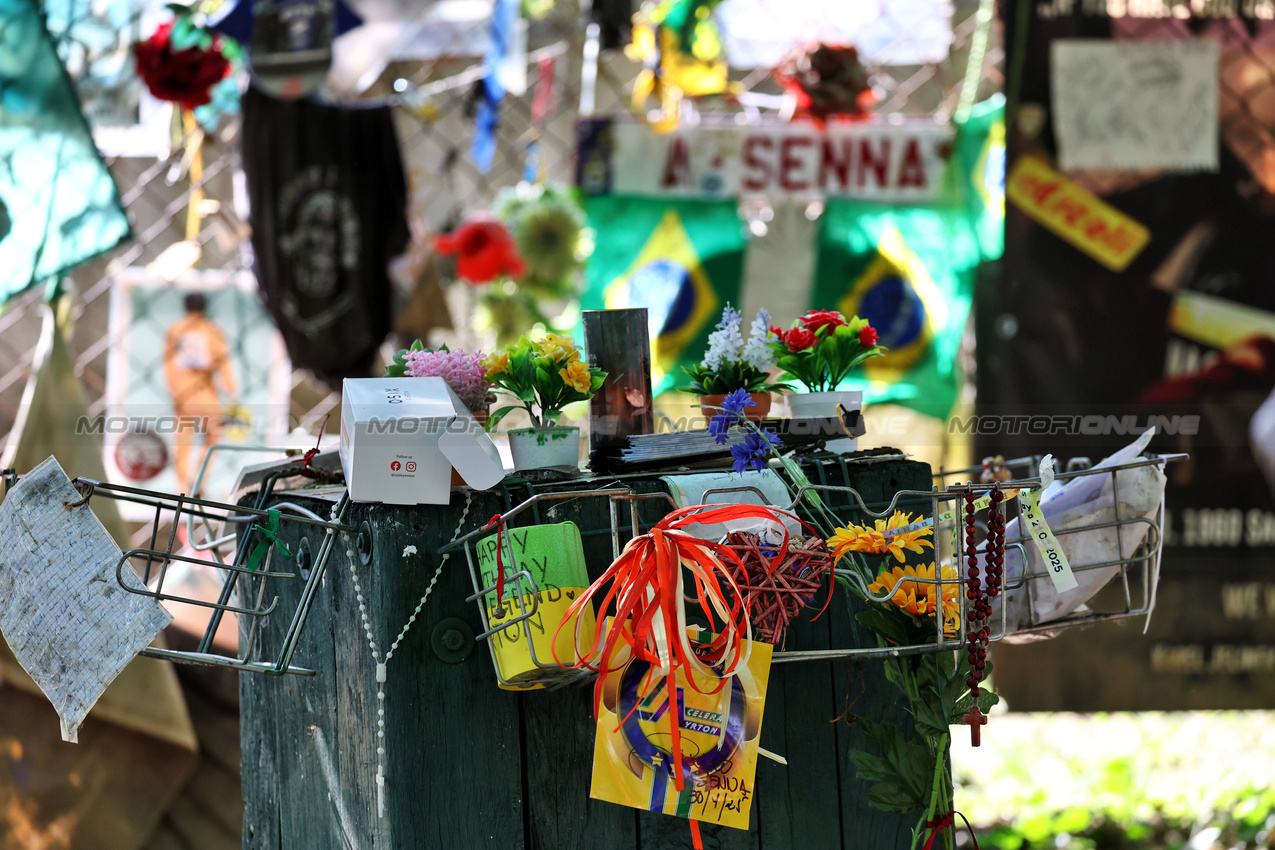 GP IMOLA, Circuit Atmosfera - tributes to Ayrton Senna at Tamburello.

15.05.2025. Formula 1 World Championship, Rd 7, Emilia Romagna Grand Prix, Imola, Italy, Preparation Day.

- www.xpbimages.com, EMail: requests@xpbimages.com © Copyright: Moy / XPB Images