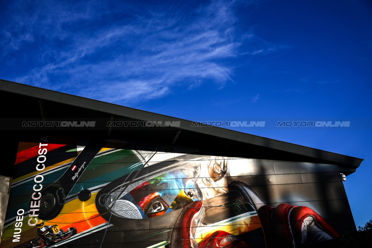 GP IMOLA, Imola Atmosfera
15.05.2025. Formula 1 World Championship, Rd 7, Emilia Romagna Grand Prix, Imola, Italy, Preparation Day.
- www.xpbimages.com, EMail: requests@xpbimages.com © Copyright: Charniaux / XPB Images