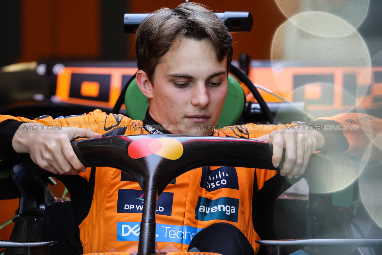 GP IMOLA, Oscar Piastri (AUS), McLaren 
15.05.2025. Formula 1 World Championship, Rd 7, Emilia Romagna Grand Prix, Imola, Italy, Preparation Day.
- www.xpbimages.com, EMail: requests@xpbimages.com © Copyright: Charniaux / XPB Images